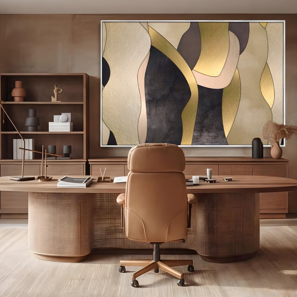 Tablou canvas cu tablou canvas cu forme abstracte aurii, in rama de aluminiu argintiu, pe perete intr-un birou